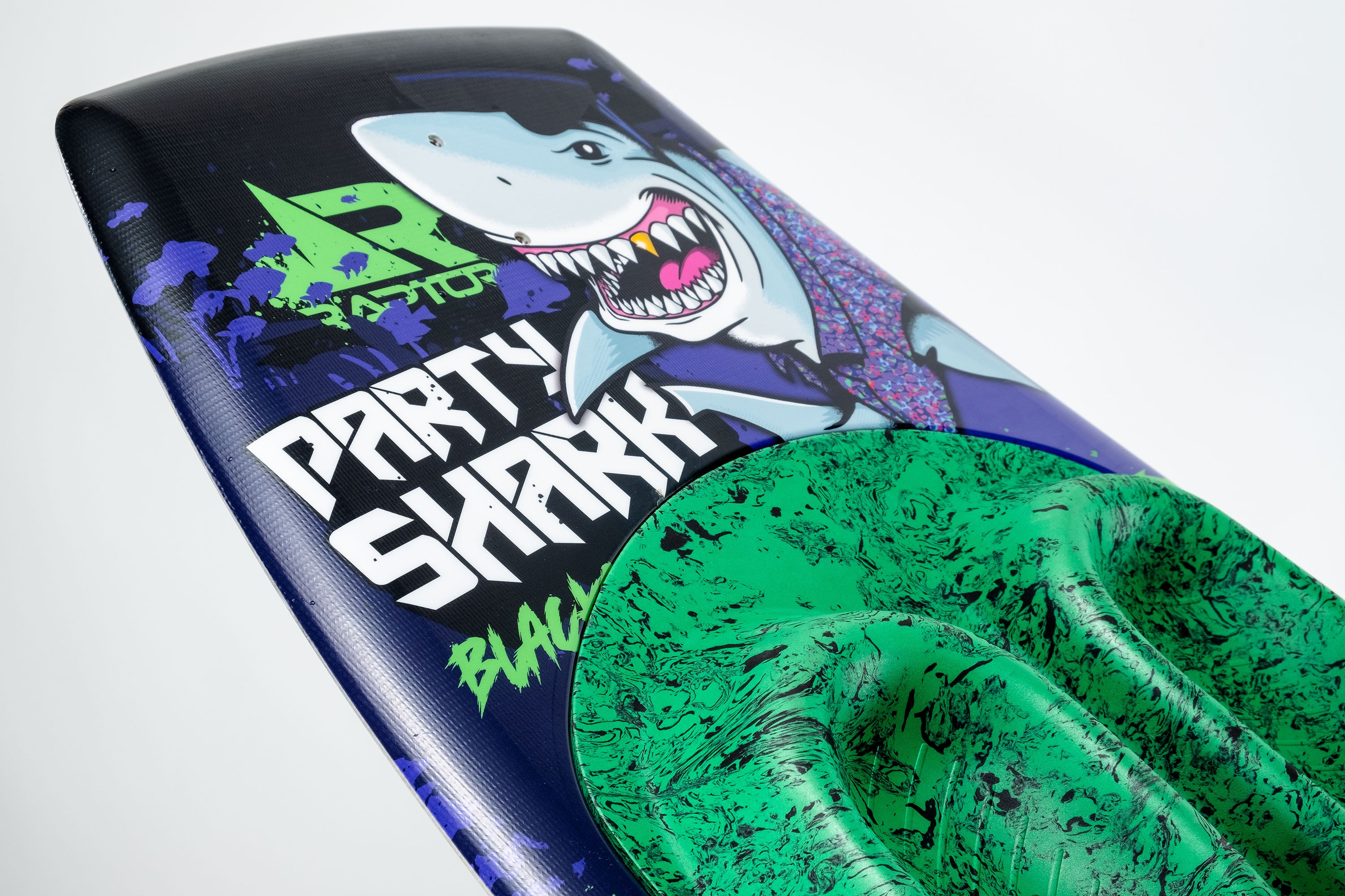 PARTY SHARK BLACKOUT KNEEBOARD